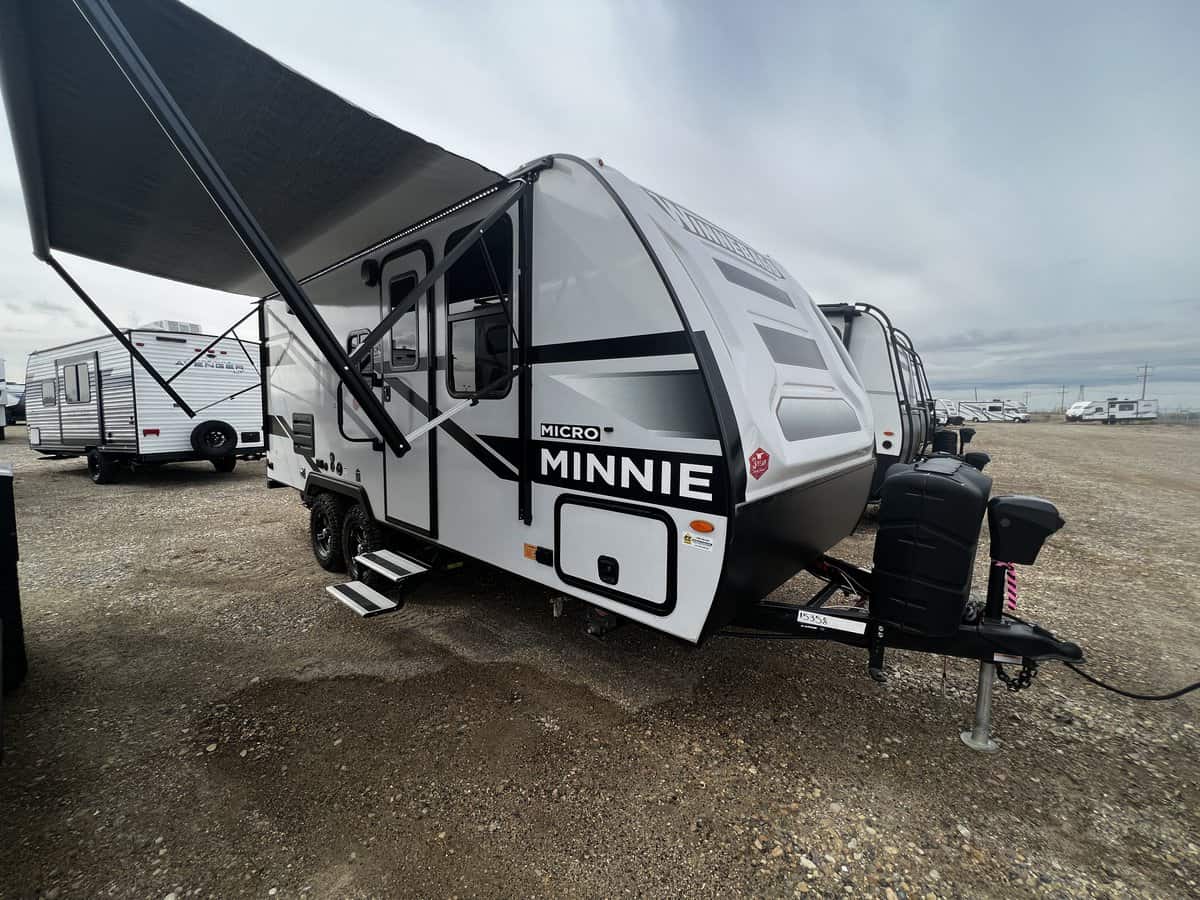 NEW 2023 Winnebago MICRO MINNIE 2108 DS