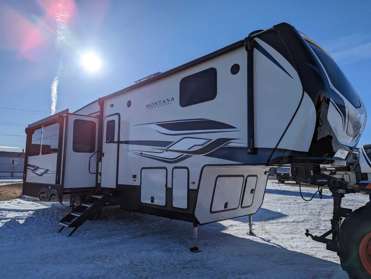 NEW 2023 Keystone MONTANA 295 RL