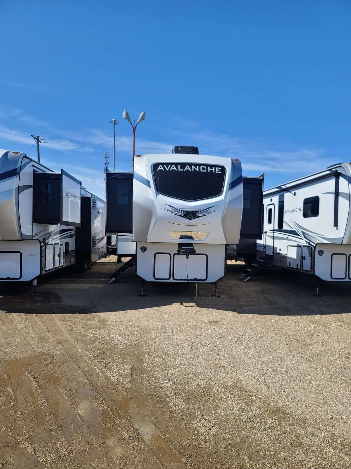 NEW 2023 Keystone AVALANCHE 360 FL