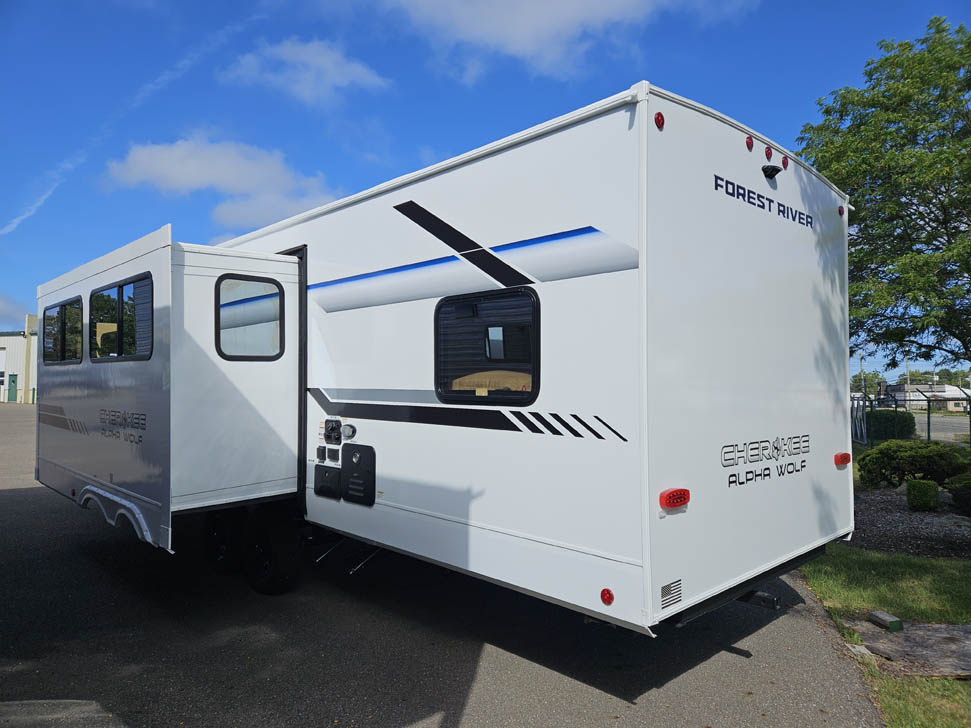 2026 Cherokee Alpha Wolf 280QBS Travel Trailer w/2 Queen Bedroom