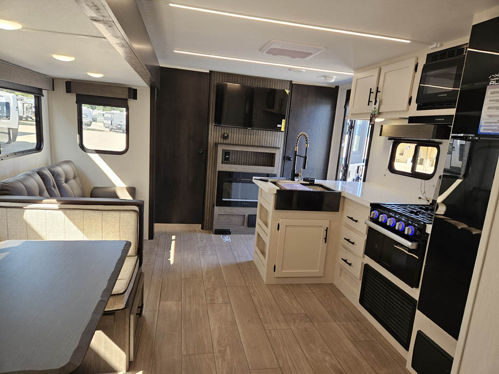 2026 Cherokee Alpha Wolf 280QBS Travel Trailer w/2 Queen Bedroom