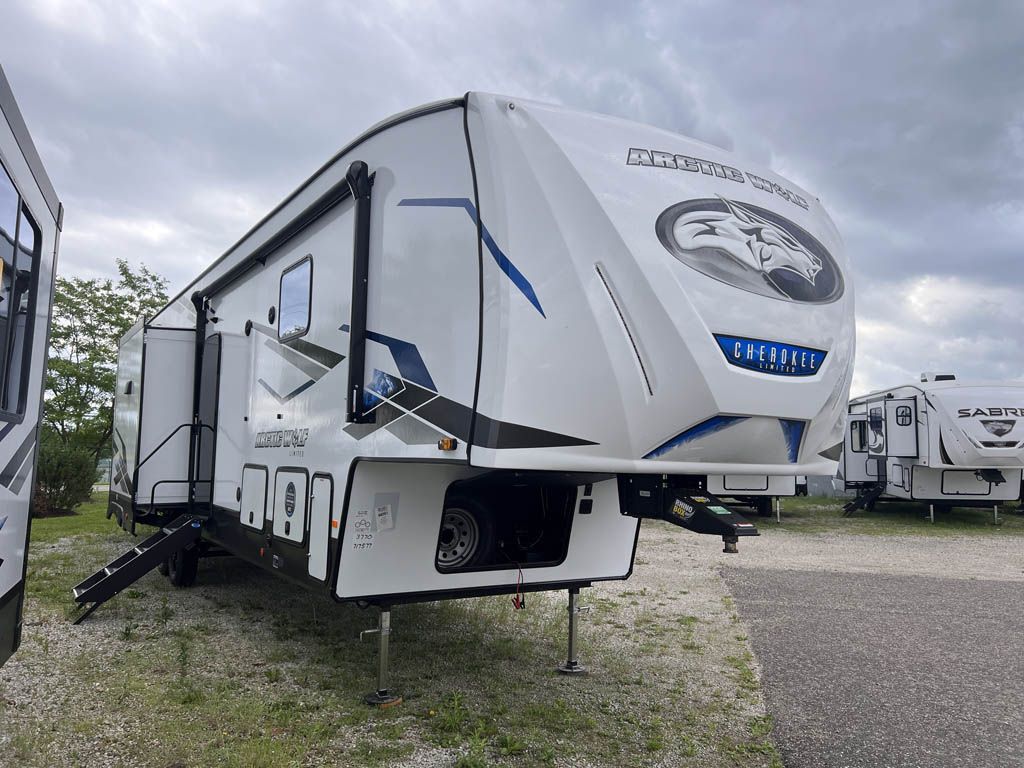 SOLD 2024 Cherokee Arctic Wolf 3770Suite Two Bedroom 5th