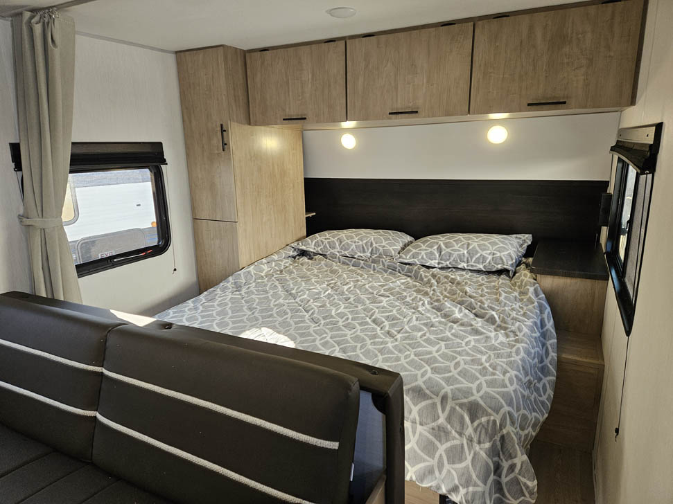 ヤングリビング 2026 Cherokee Grey Wolf 26DJSE Travel Trailer with Bunks for Sale