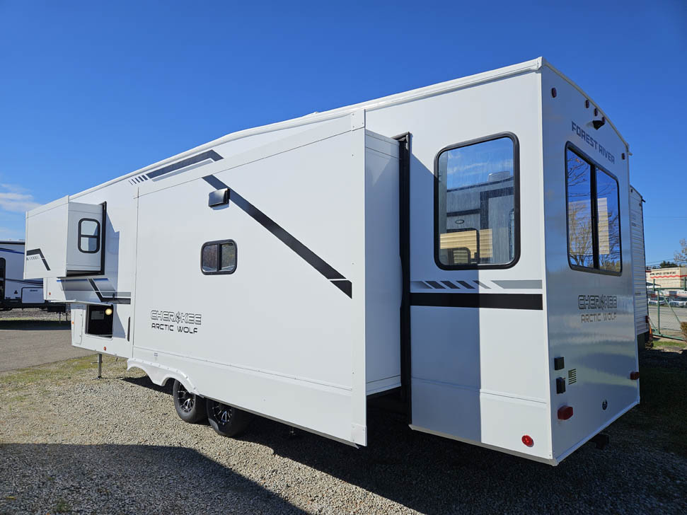 2026 Forest River Cherokee Arctic Wolf 3250SUITE 5th Wheel for 2026 Forest River Cherokee Arctic Wolf 3250SUITE 5th Wheel for
