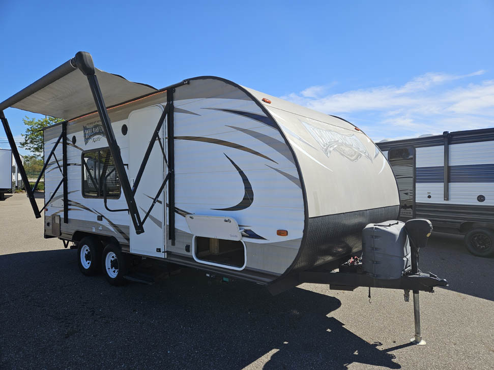 Used 2016 Wildwood X-Lite 171RBXL Travel Trailer - All Seasons RV
