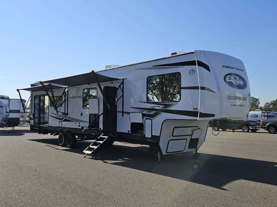 Wolf Pack 350Pack15 5th Wheel Toy Hauler