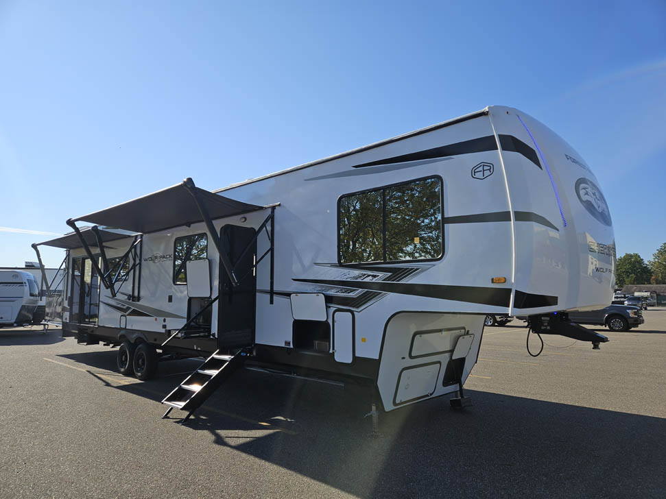 Cherokee Wolf Pack 350Pack15 Toy Hauler 5th Wheel for Sale at All