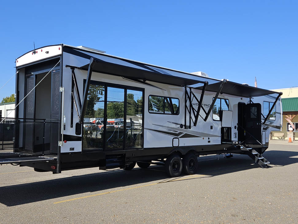 Cherokee Wolf Pack 350Pack15 Toy Hauler 5th Wheel for Sale at All