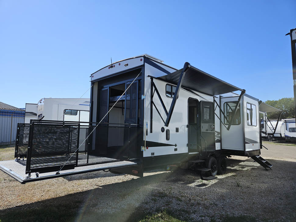 2026 Cherokee Wolf Pack 290Pack13 Toy Hauler with 13 ft Garage - All Seasons RV