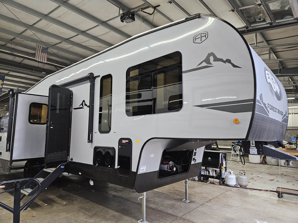 Cherokee Black Label 265SBBL 5th Wheel