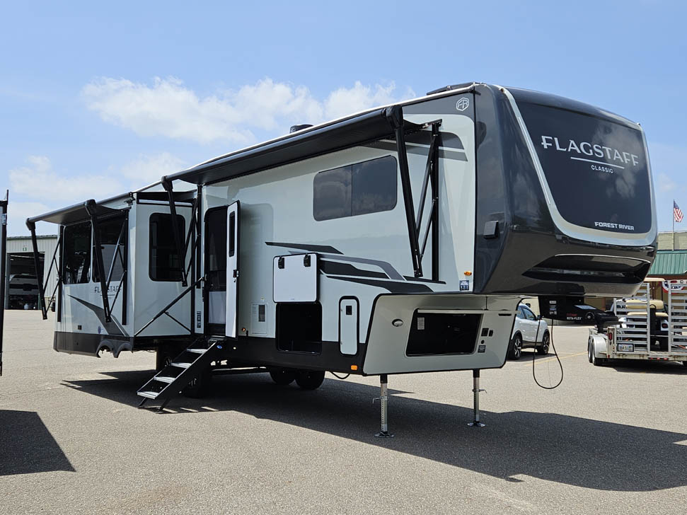 Flagstaff Classic 361RLS 5th Wheel