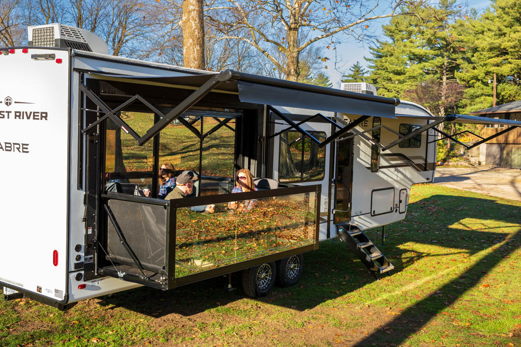 Sabre 33RLP retractable sundeck patio