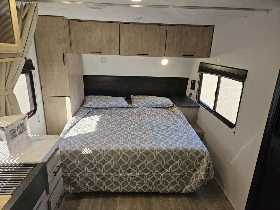 雪丸ページ 2027 Cherokee Grey Wolf 22MKSE Travel Trailer with Bunks for Sale