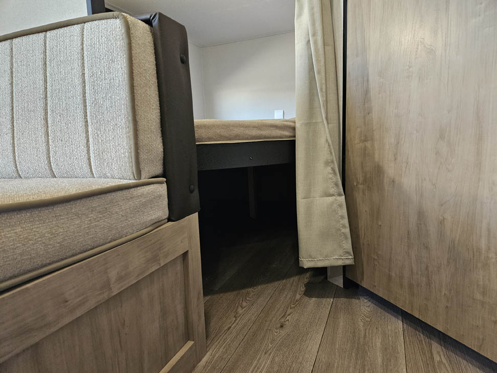 2027 Cherokee Grey Wolf 22MKSE Travel Trailer with Bunks for Sale