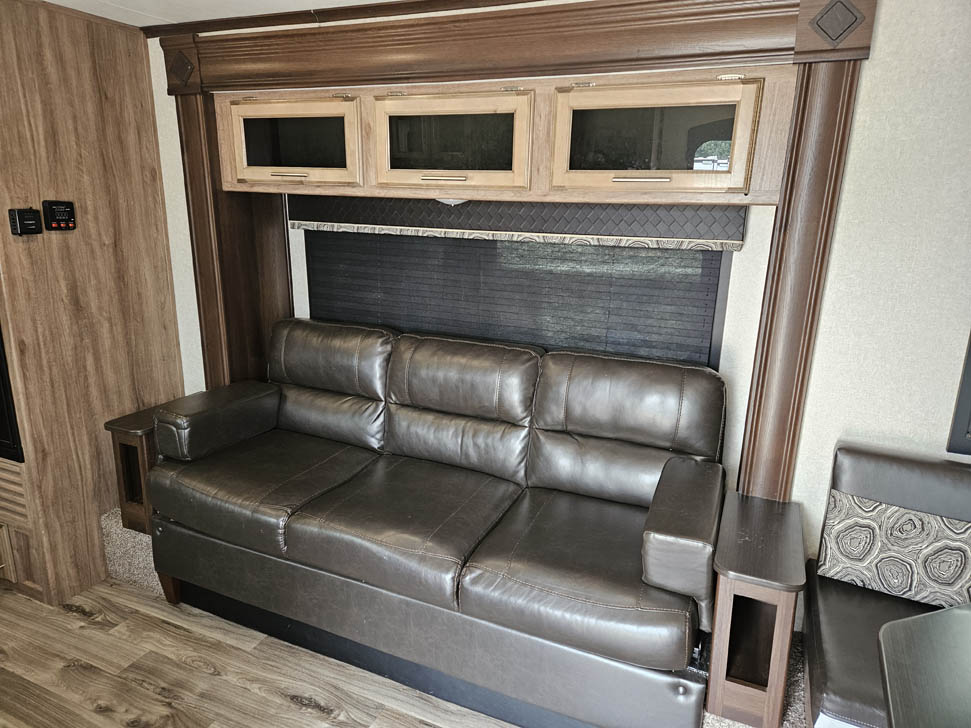 Used 2018 Jayco Jay Feather X23B Hybrid Travel Trailer for Sale