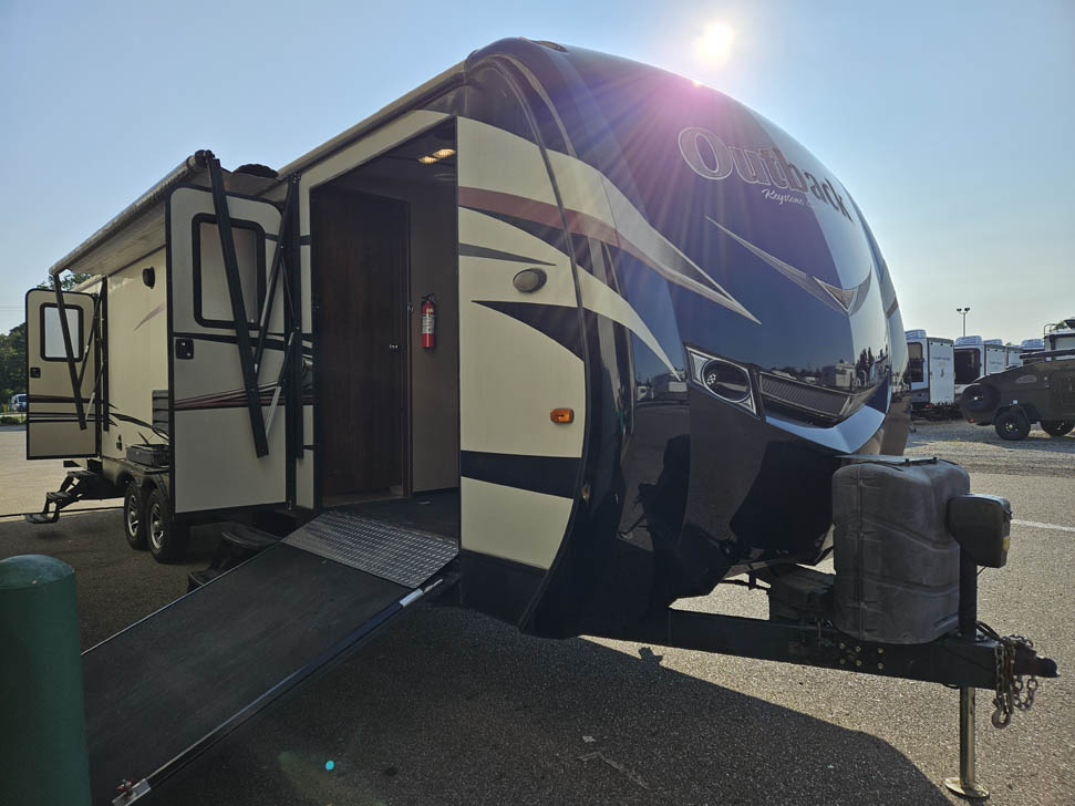 Used 2016 Keystone Outback 324CG Toy Hauler Trailer - All Seasons RV
