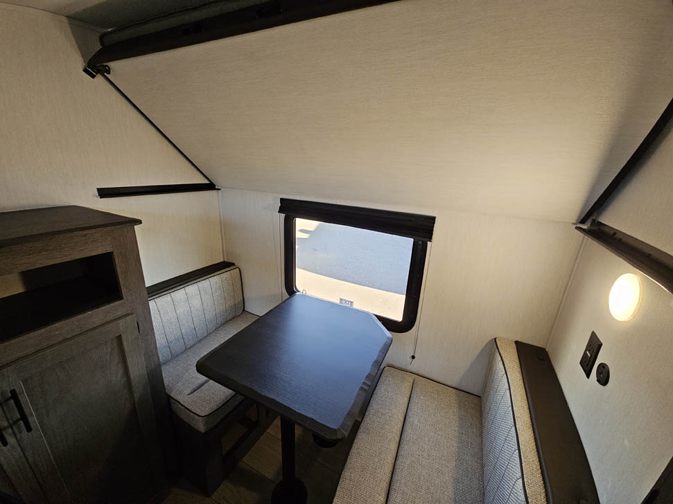 タカアキページ 2026 Cherokee Alpha Wolf 280QBS Travel Trailer w/Rear Bunkhouse