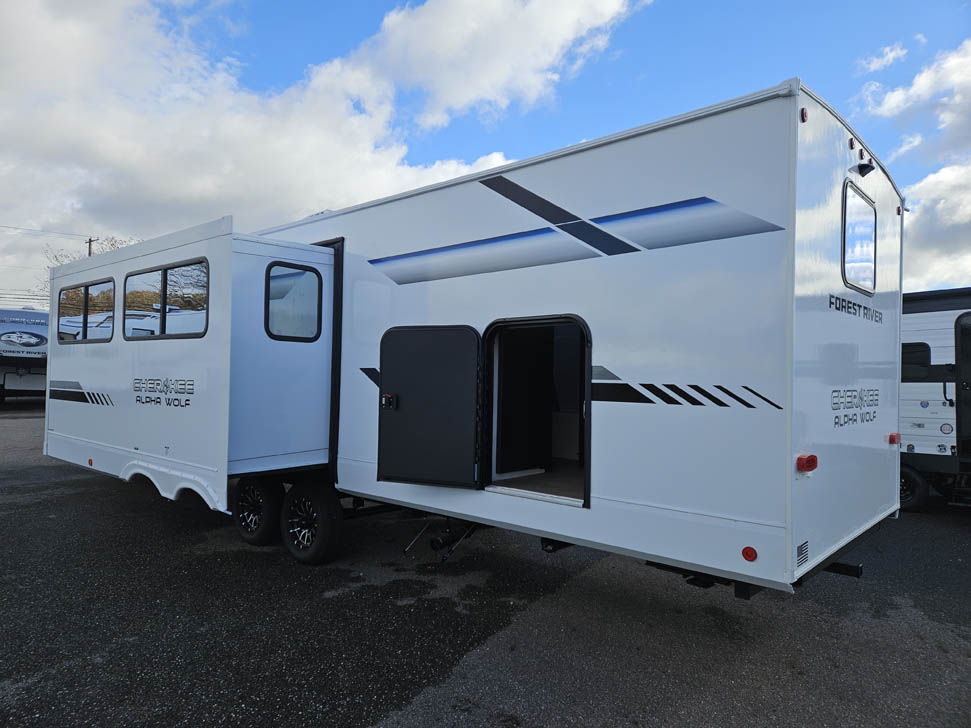 2026 Cherokee Alpha Wolf 29TB Travel Trailer with Rear Bunkhouse