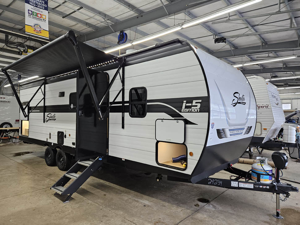 2026 Shasta 527BHS I-5 Edition Travel Trailer with Bunks - All Seasons RV