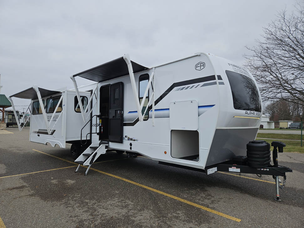 Cherokee Alpha Wolf 26RL Travel Trailer