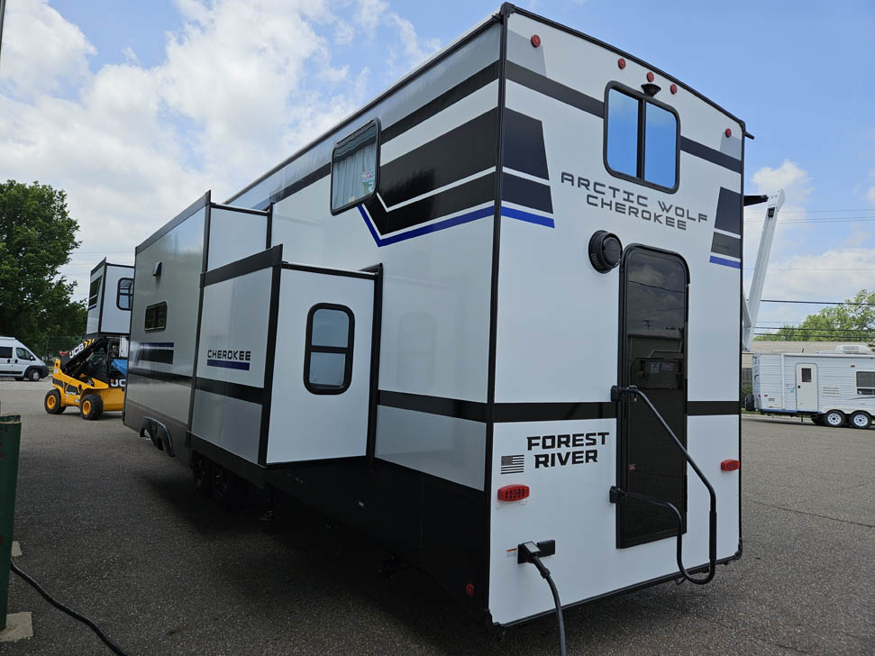 2027 Cherokee Arctic Wolf 38DST 5th Wheel with 2 Bedrooms and a