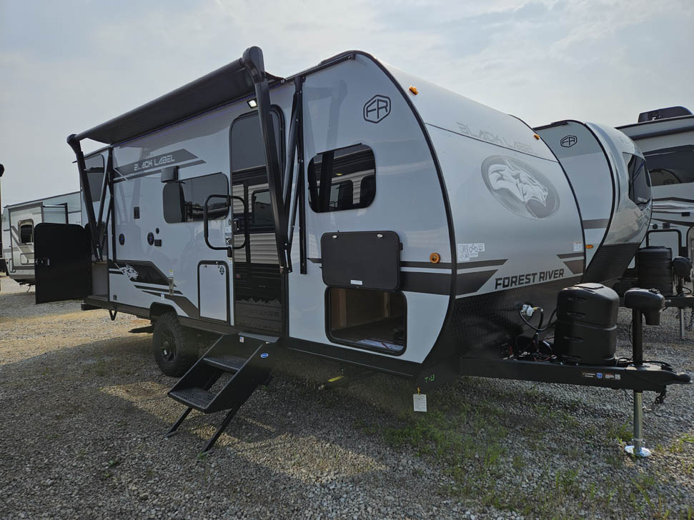Wolf Pup 17JWBL Light Weight Camper with Bunks