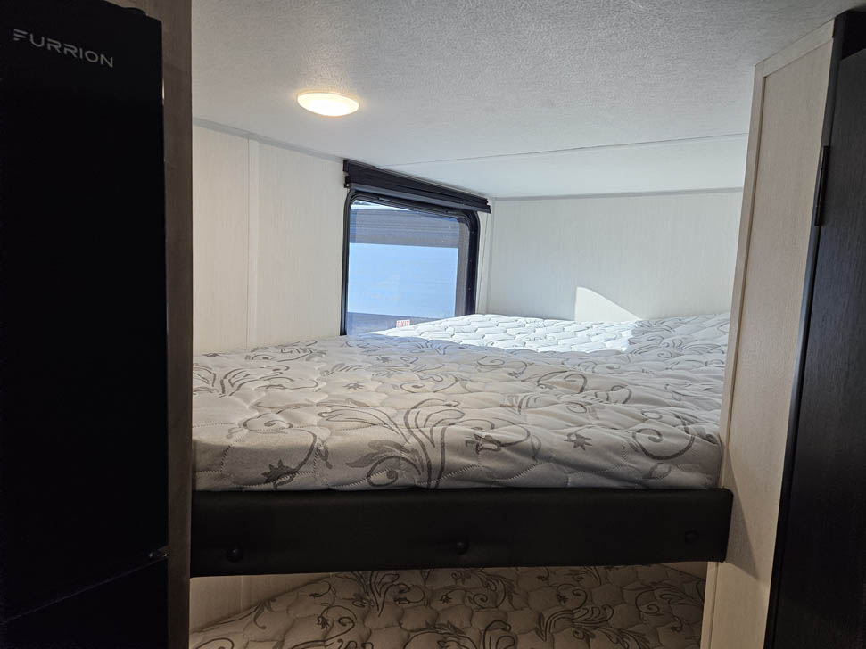 「RT-96906」ページ 2026 Cherokee Alpha Wolf 33BH Bunkhouse Travel Trailer with