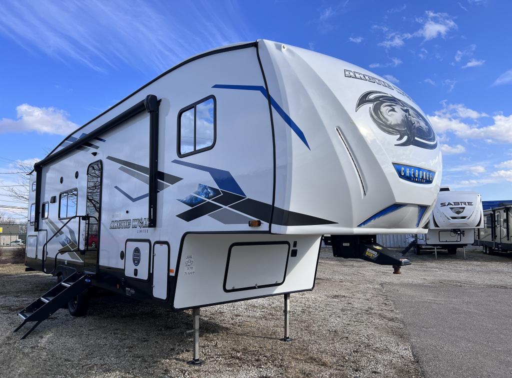 Arctic Wolf 278BHS 5th Wheel