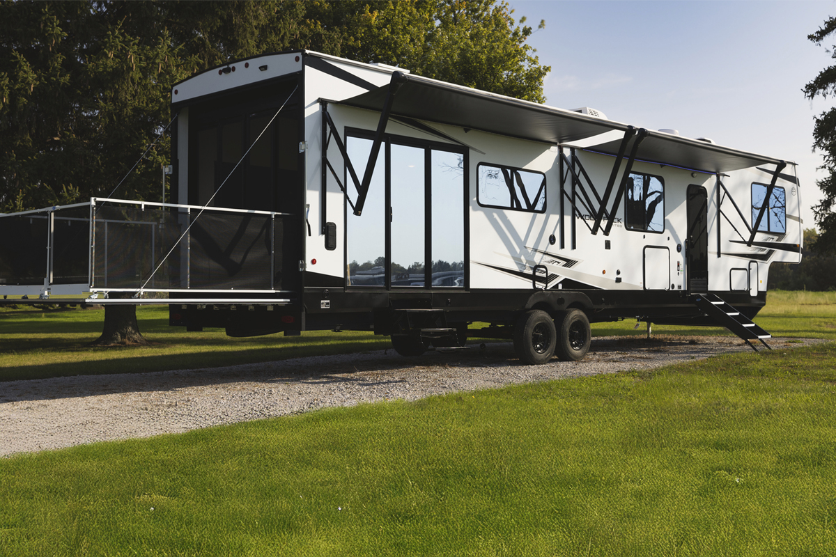 Wolf Pack 350PACK15 5th Wheel Toy Hauler Exterior