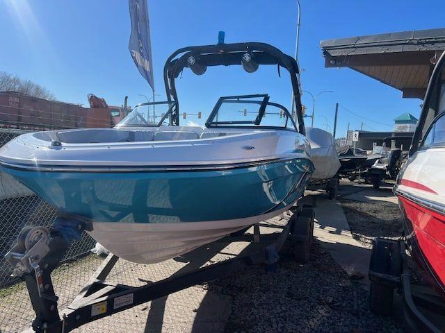 NEW 2024 Bayliner VR5 - Atlantis Marine