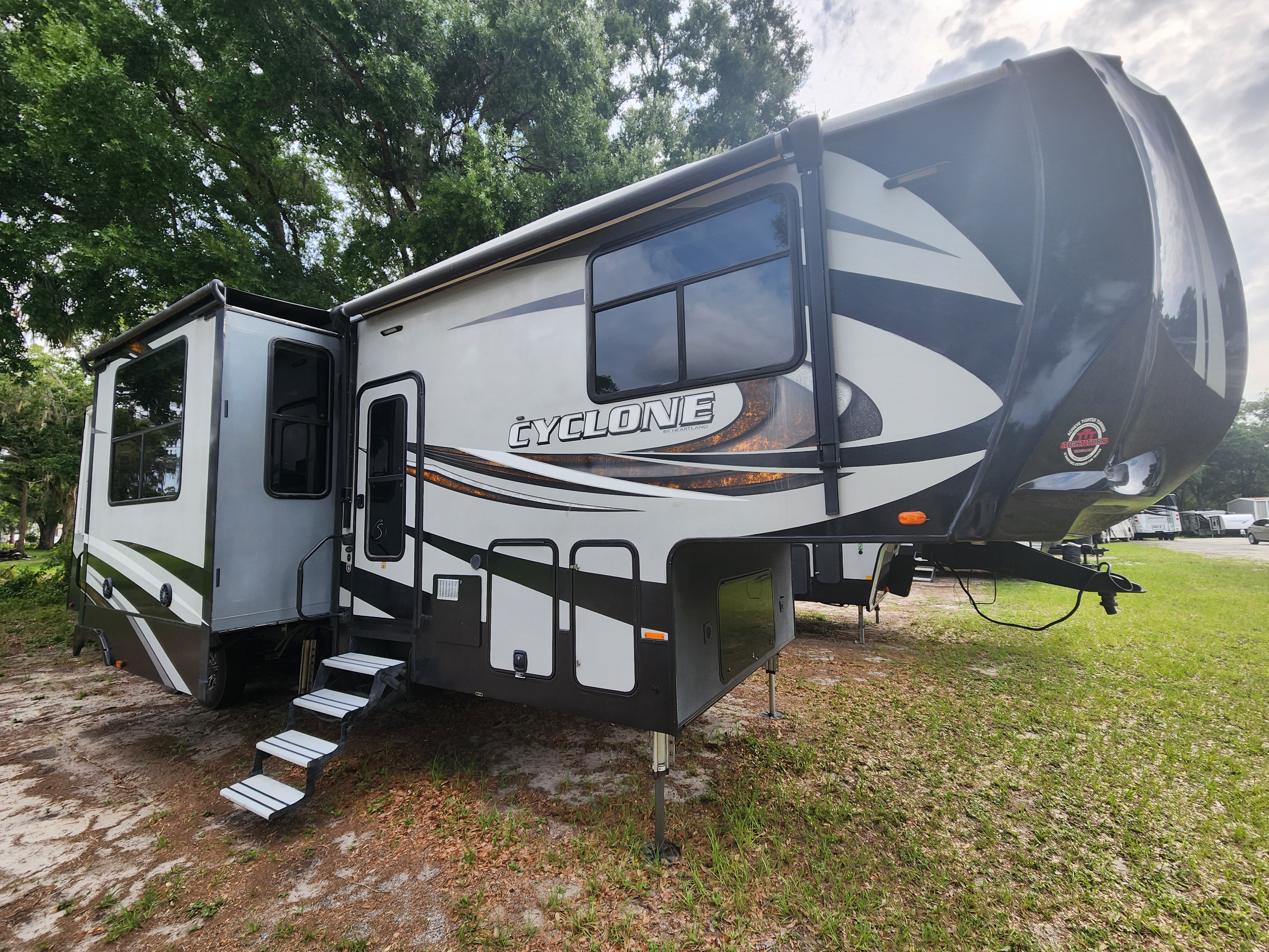 Image of CM8206D