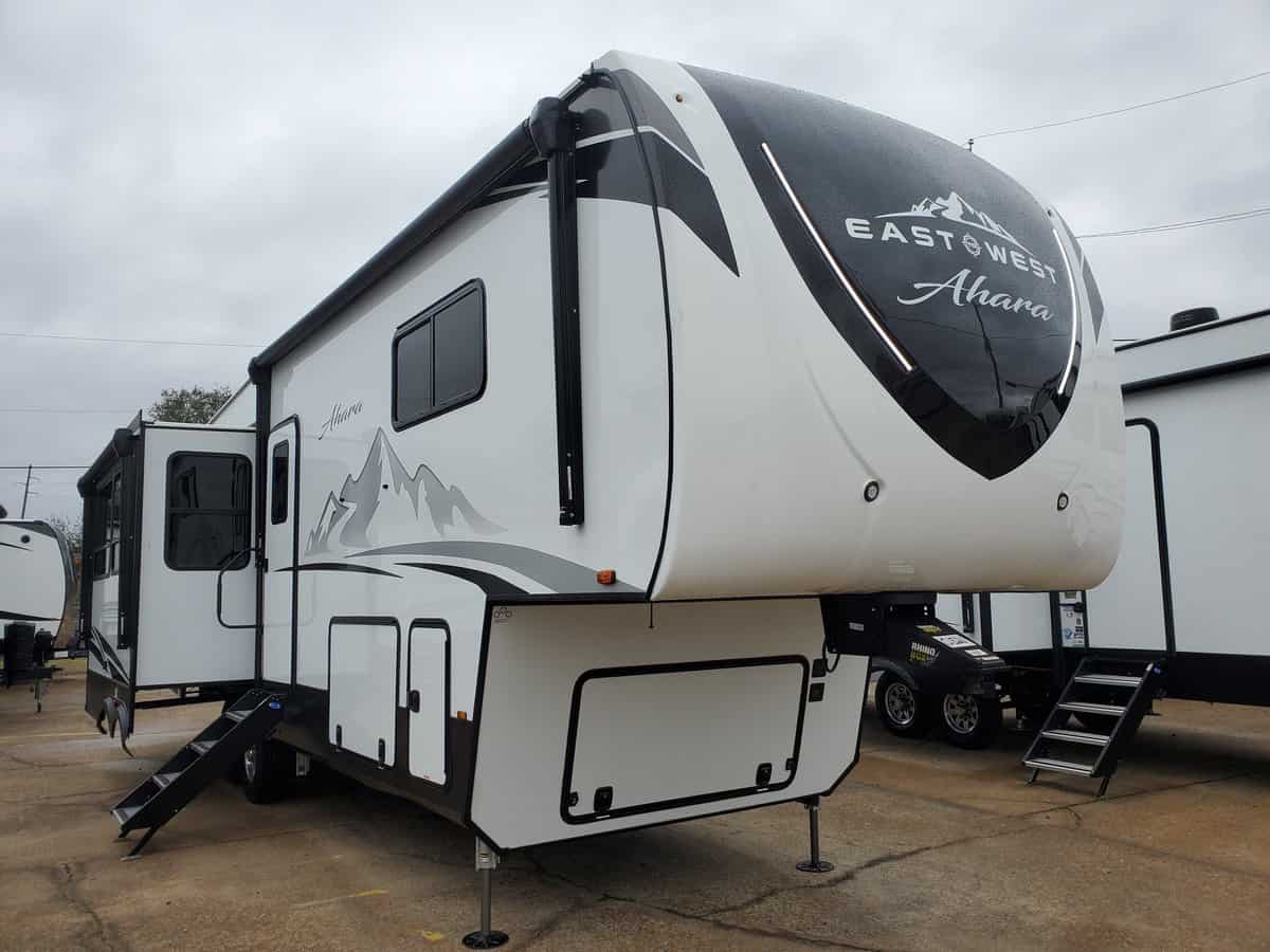 NEW 2023 East To West Ahara 325RL - Bayou Outdoor Supercenter