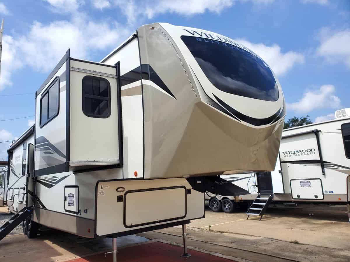 2022 Clearance Clear Out Sale RVs For Sale, Michigan RV Dealer Lakeshore RV  Center