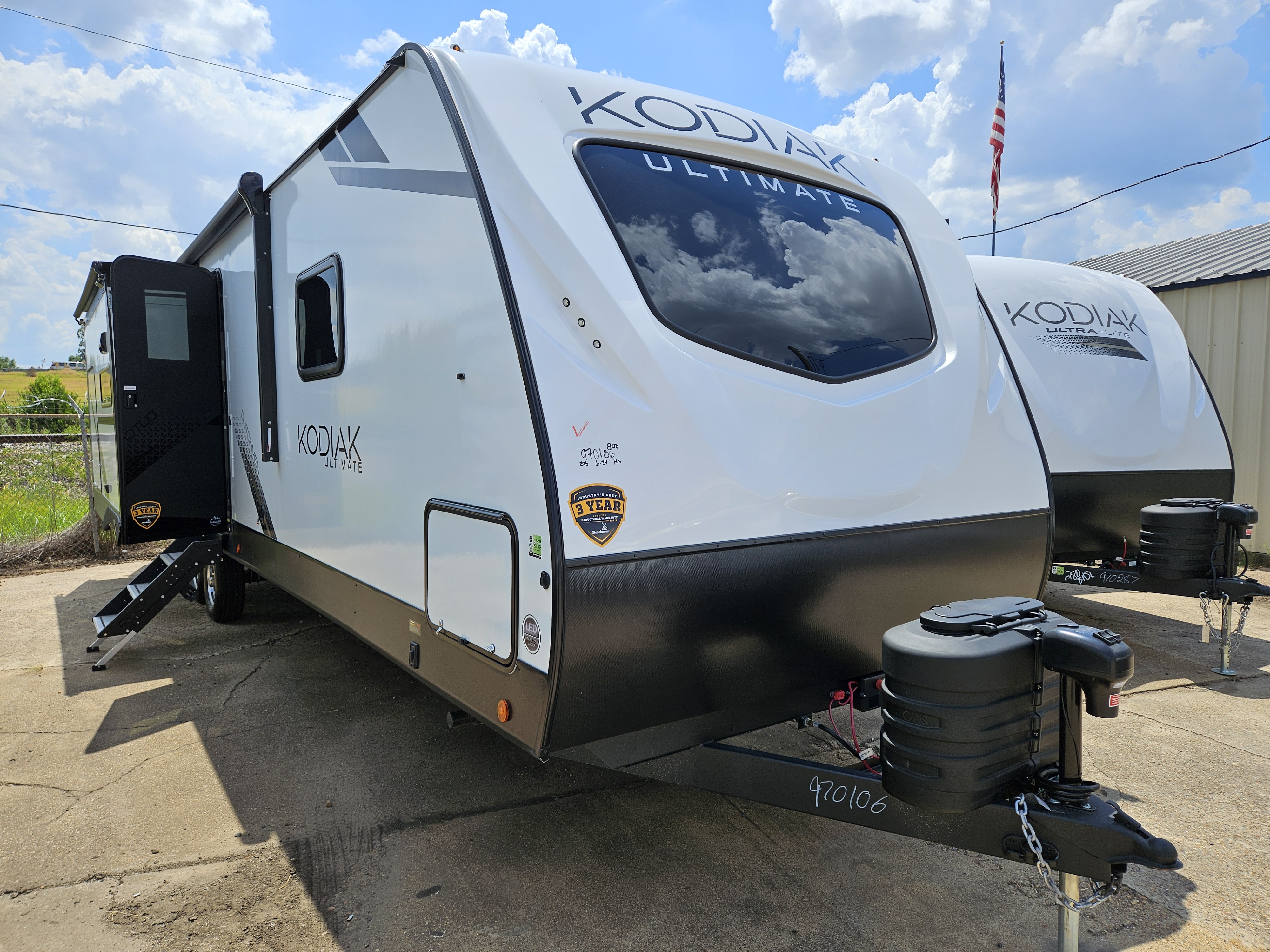 2025 DUTCHMEN Kodiak Ultimate 3221RLSL - Bayou Outdoor Supercenter