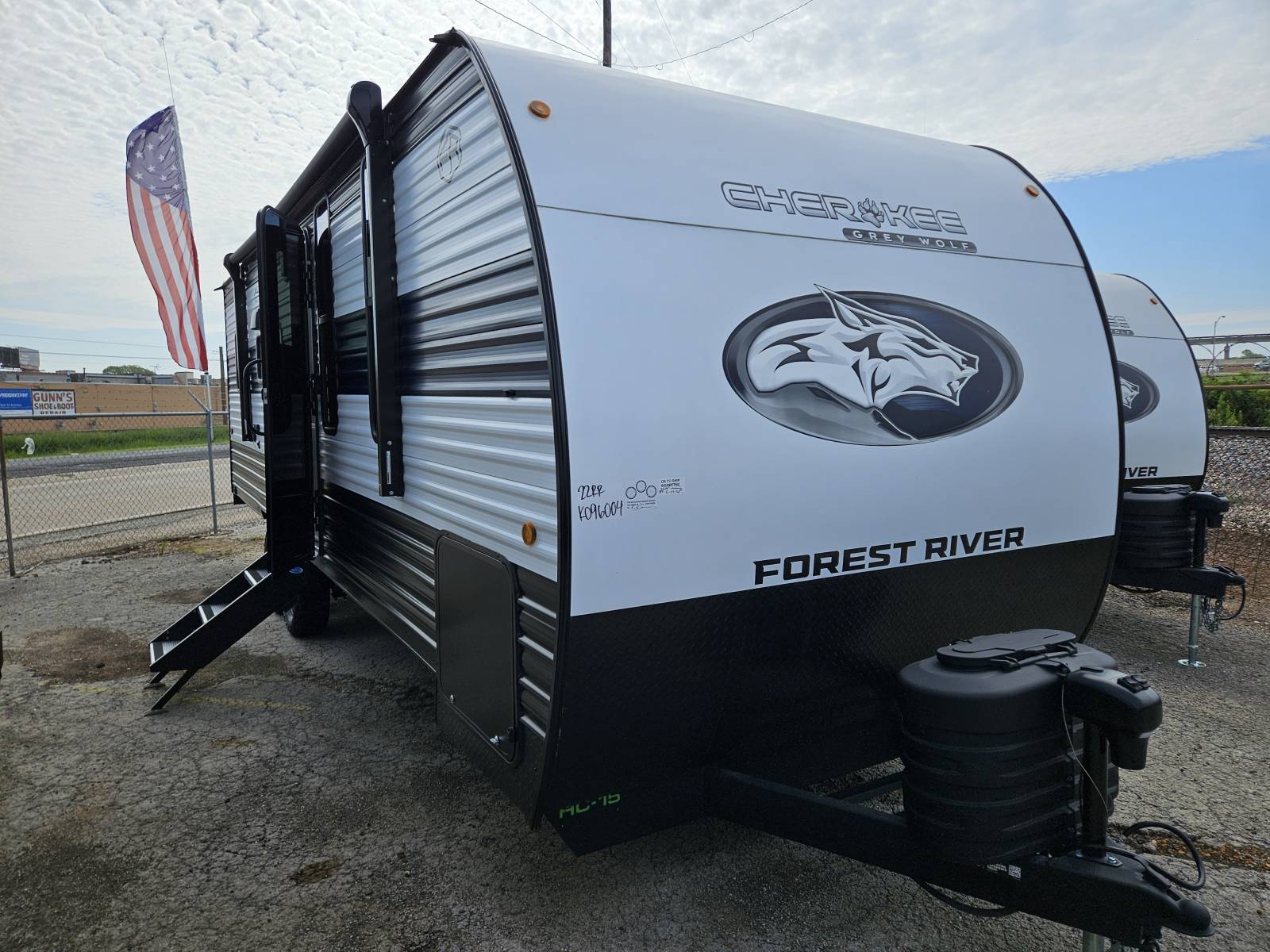 2026 FOREST RIVER Cherokee Grey Wolf 22RR - Bayou Outdoor Supercenter