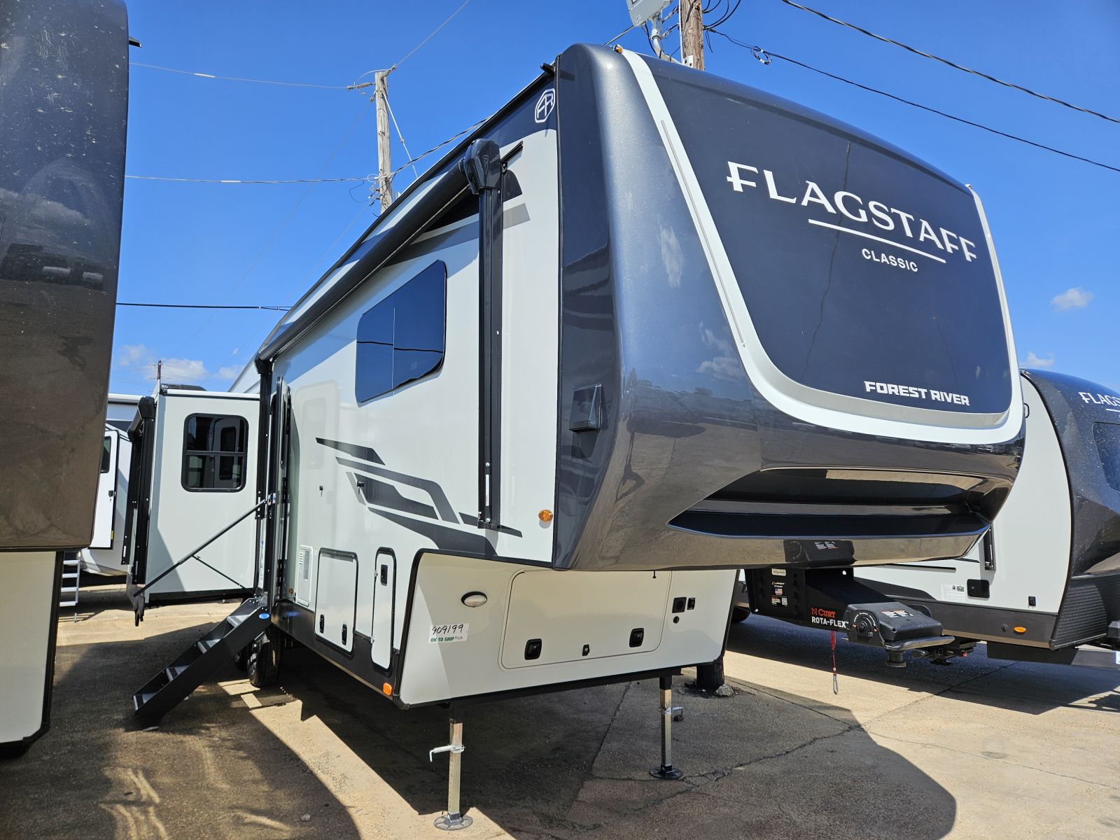 2026 FOREST RIVER FLAGSTAFF CLASSIC F361RLS - Bayou Outdoor Supercenter