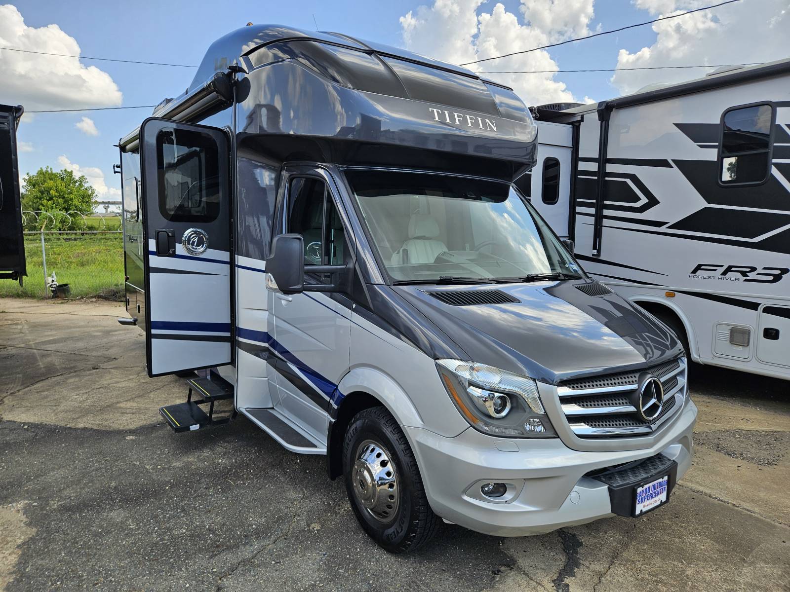 2019 TIFFIN Wayfarer 25QW - Bayou Outdoor Supercenter