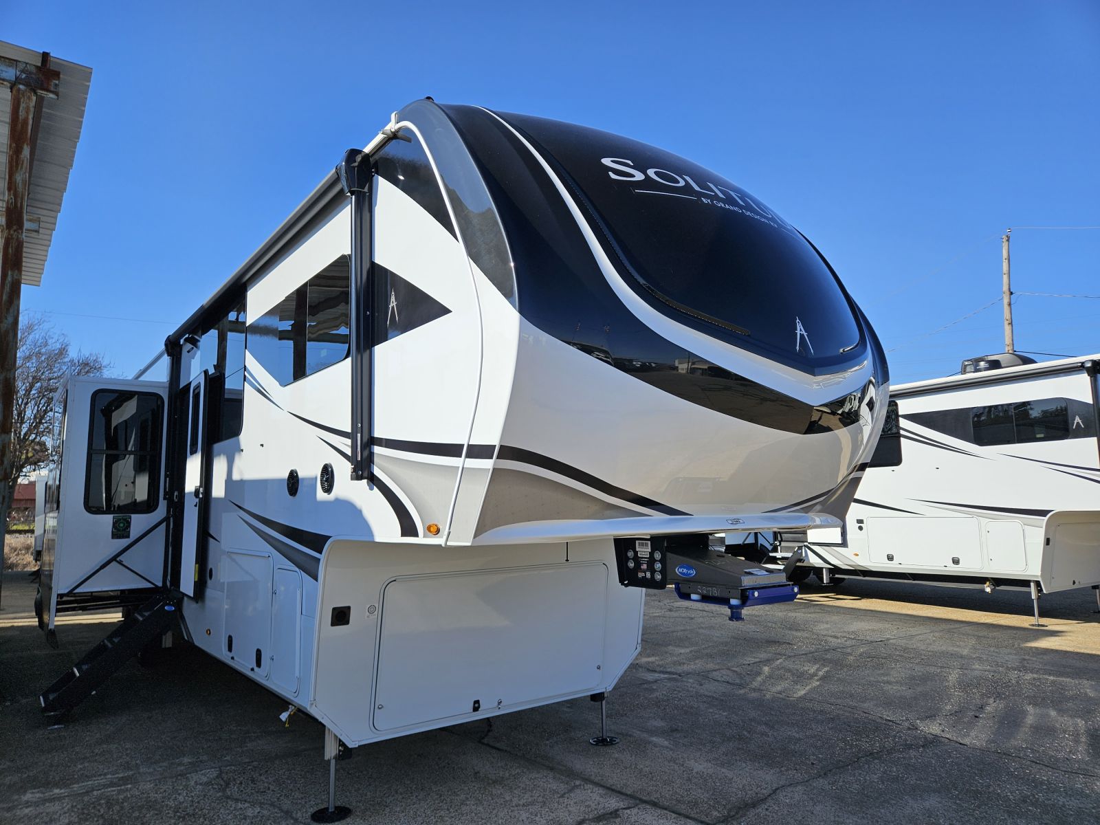 2026 GRAND DESIGN Solitude 376RD - Bayou Outdoor Supercenter