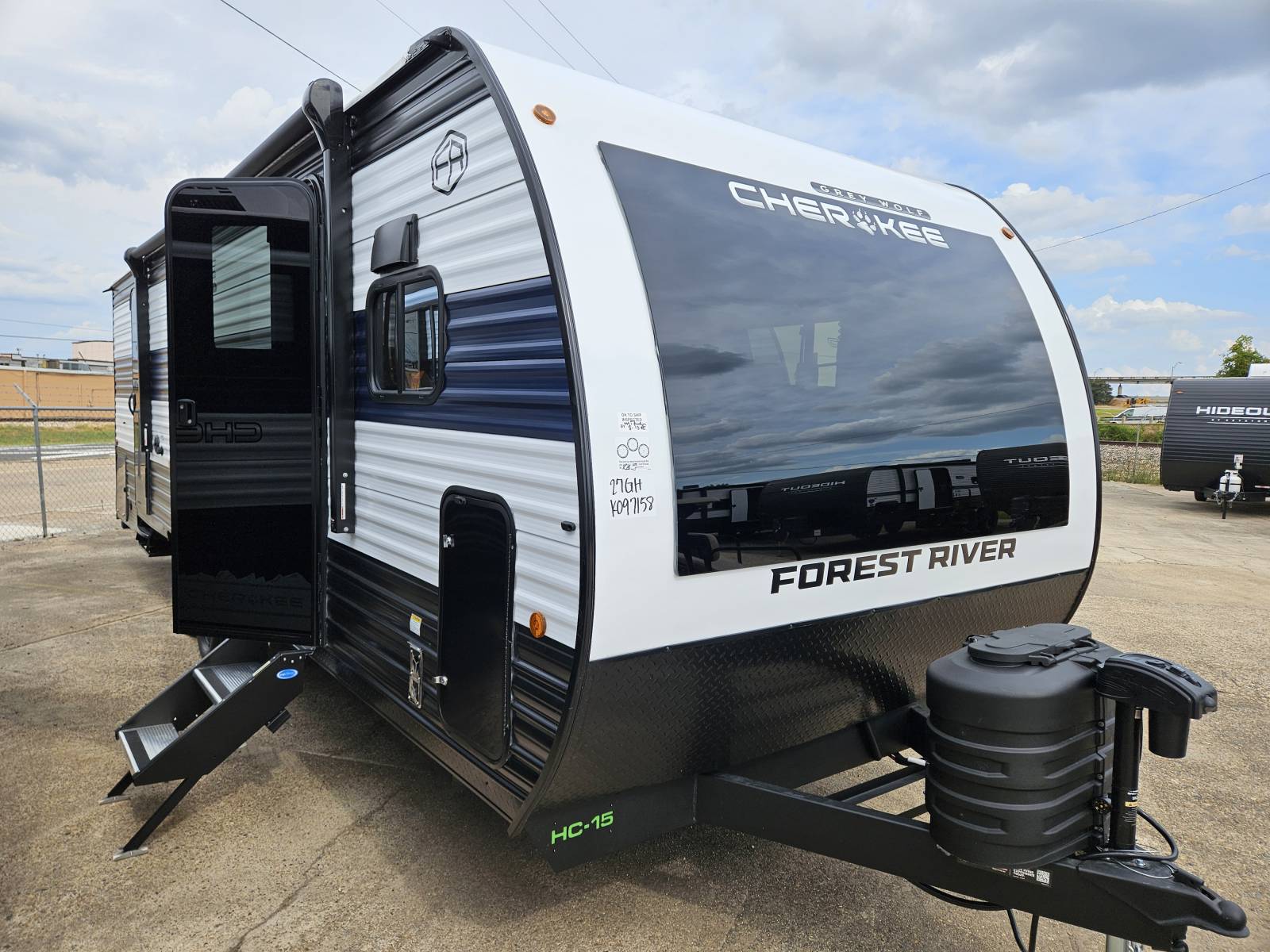 2026 FOREST RIVER Cherokee Grey Wolf 27GH - Bayou Outdoor Supercenter
