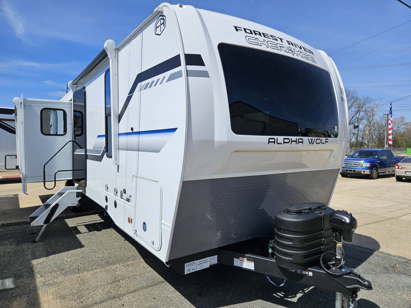 2026 FOREST RIVER Cherokee Alpha Wolf 26RL-L - Bayou Outdoor Supercenter