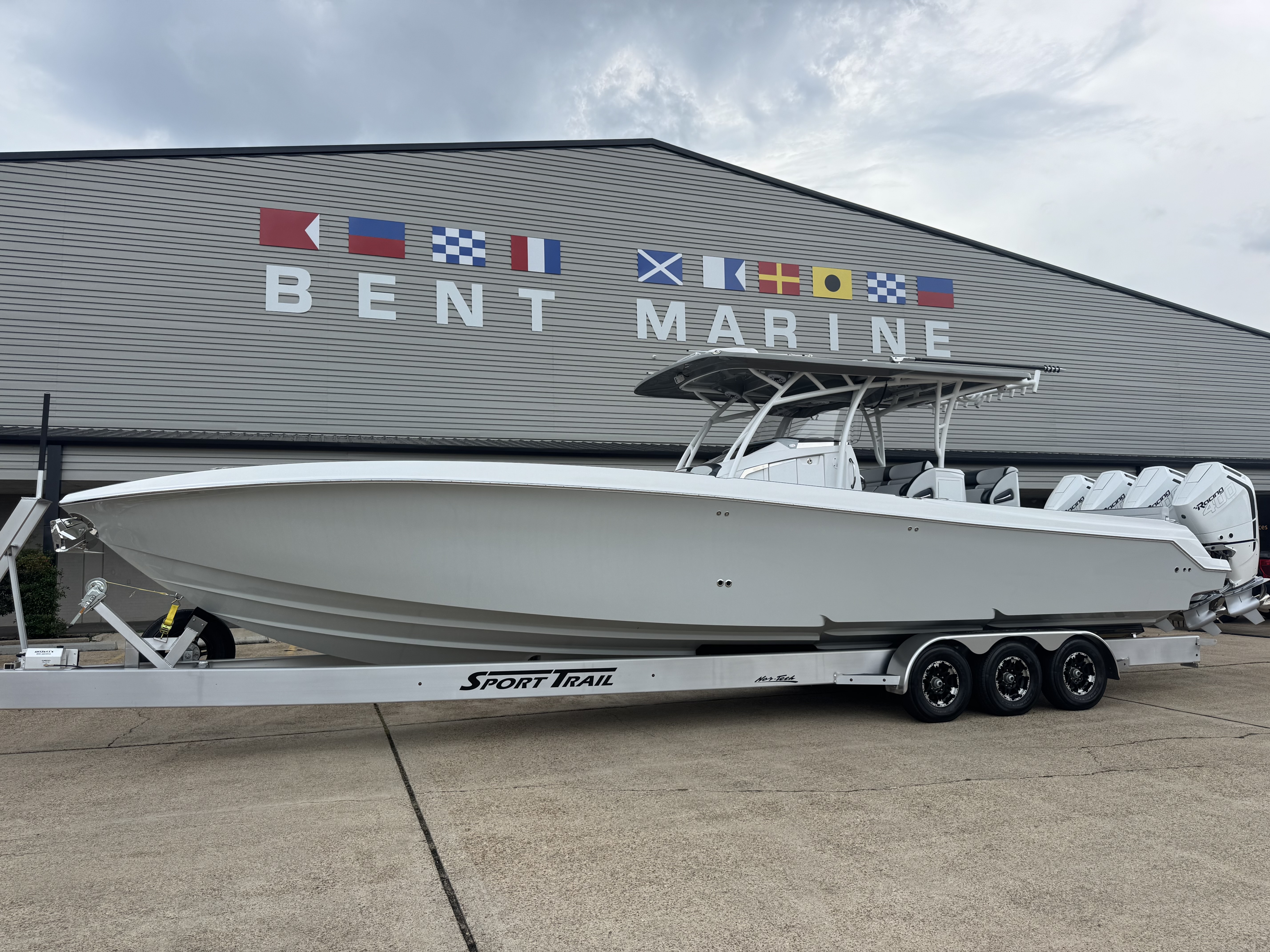 New 2026 392 Superfish Sport Quad 400 V-10