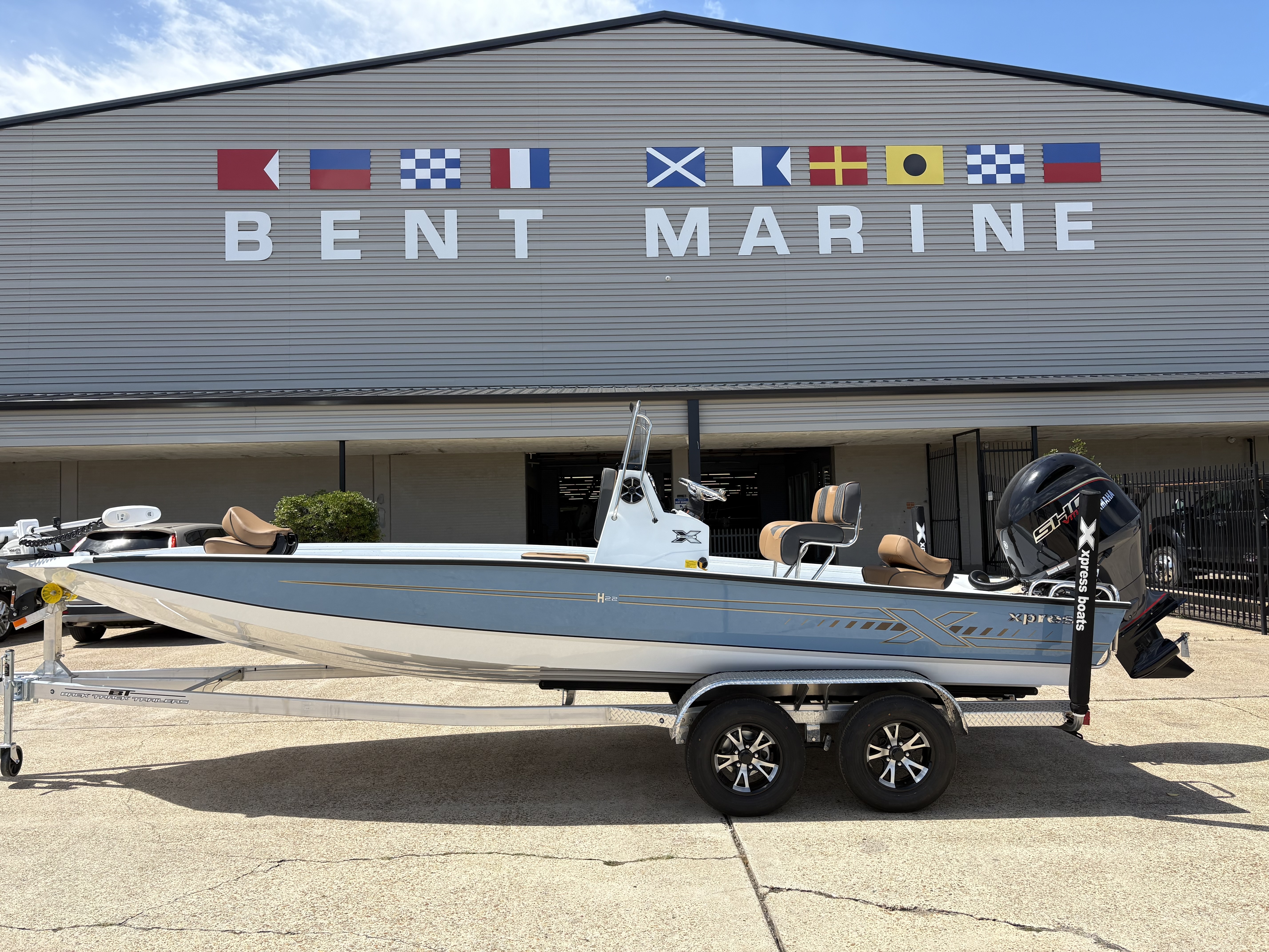 NEW 2026 Xpress H22B HYPER-LIFT BAY