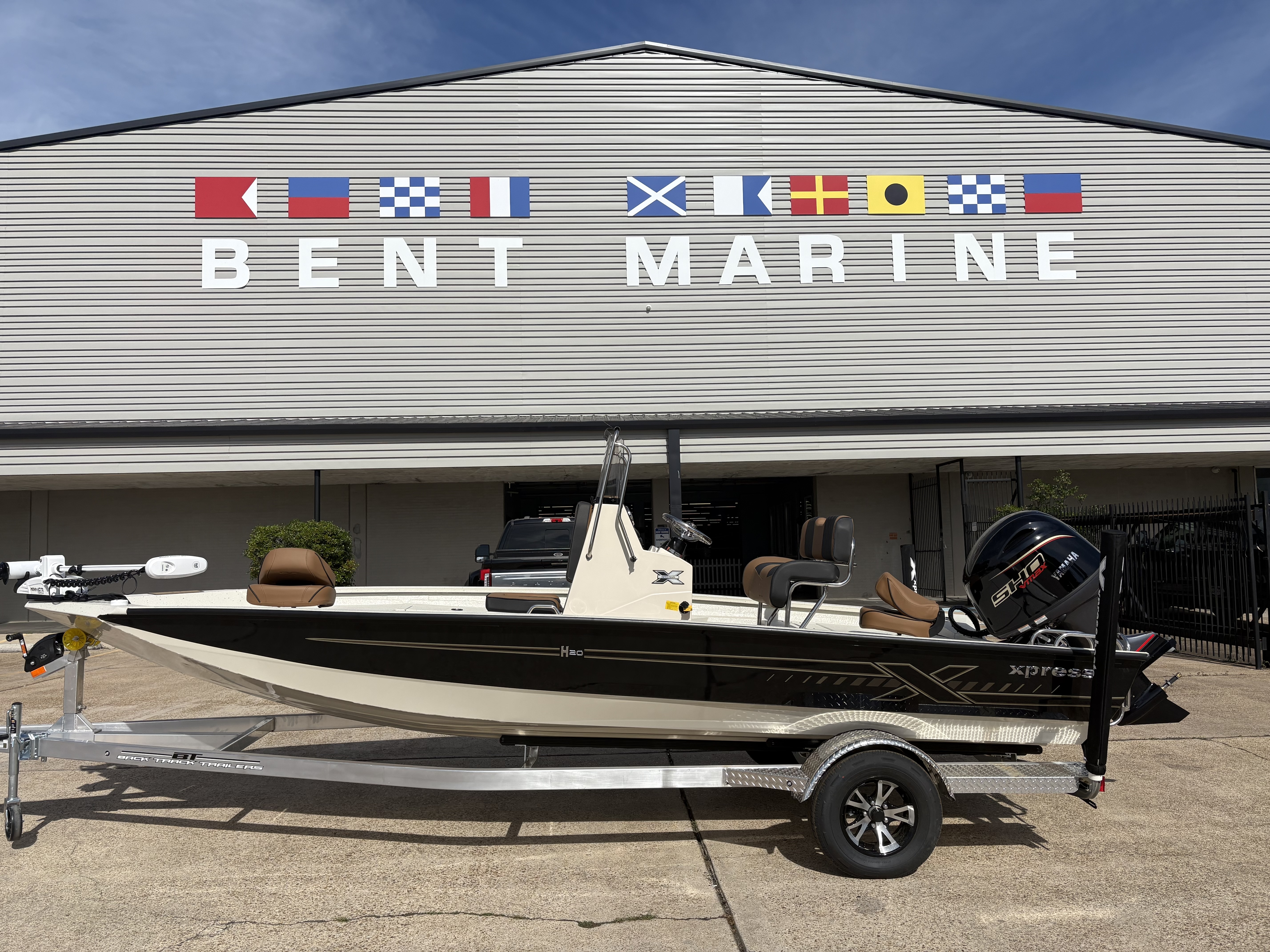 NEW 2026 Xpress H20B HYPER-LIFT BAY