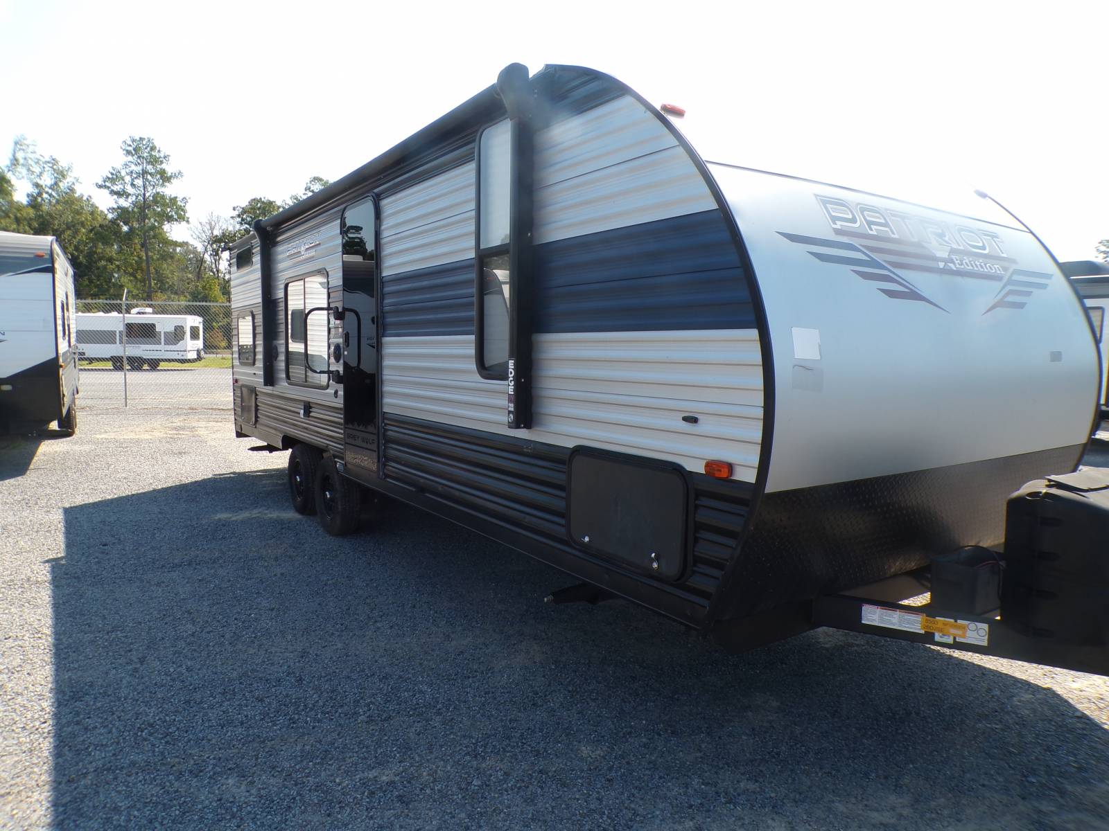 USED 2022 FOREST RIVER CHEROKEE GREY WOLF 26DJSE - Bent's RV