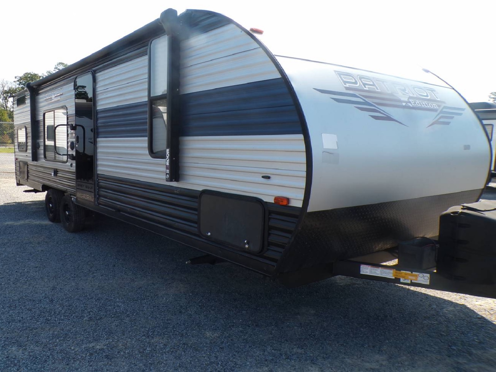USED 2022 FOREST RIVER CHEROKEE PATRIOT EDITION 26DJSE - Bent's RV