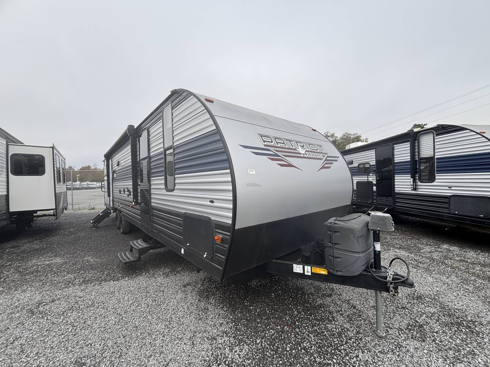 USED 2022 FOREST RIVER CHEROKEE PATRIOT EDITION 29TE - Bent's RV