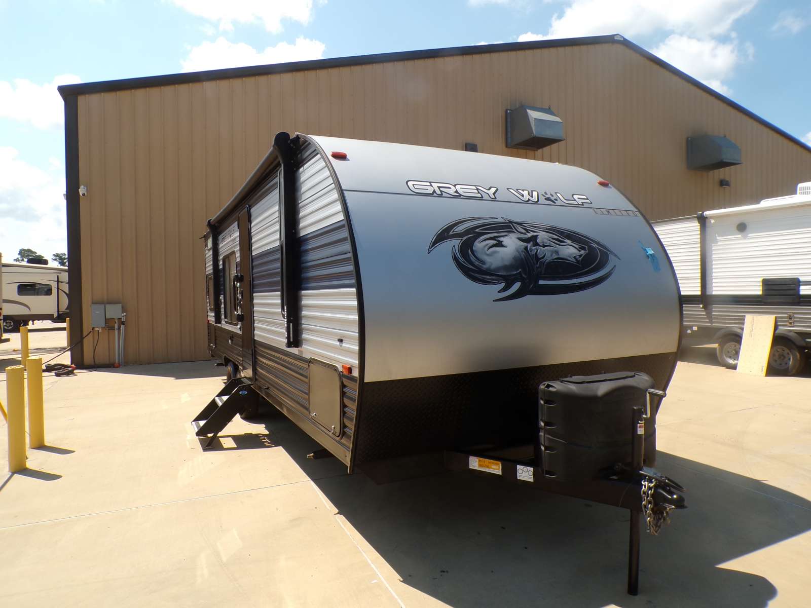 USED 2022 FOREST RIVER GREY WOLF LTD 26DJSE - Bent's RV