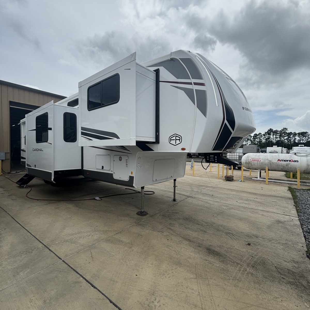 NEW 2026 FOREST RIVER CARDINAL 35FL - Bent's RV