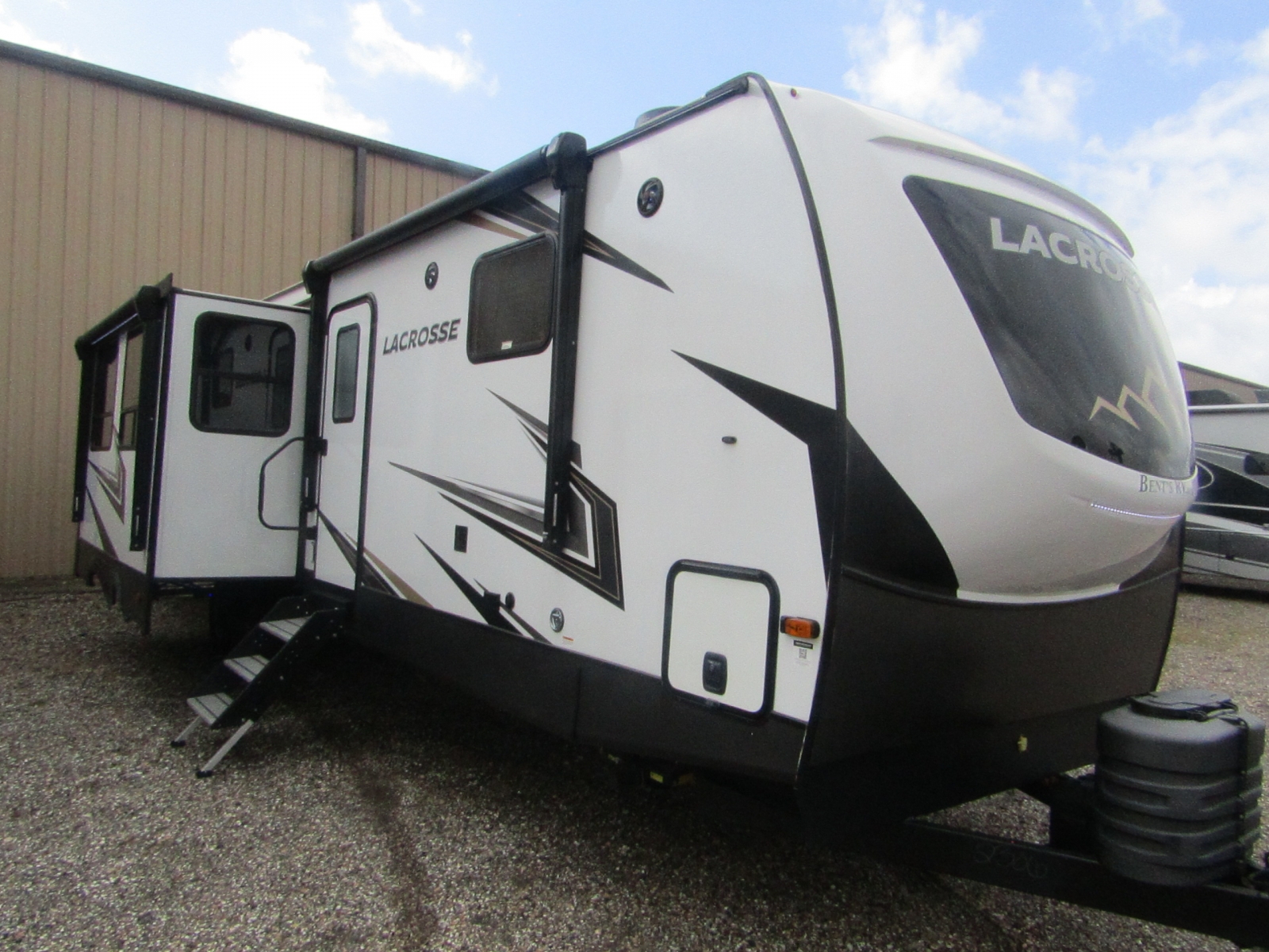 USED 2025 PRIME TIME LACROSSE 3510DB - Bent's RV