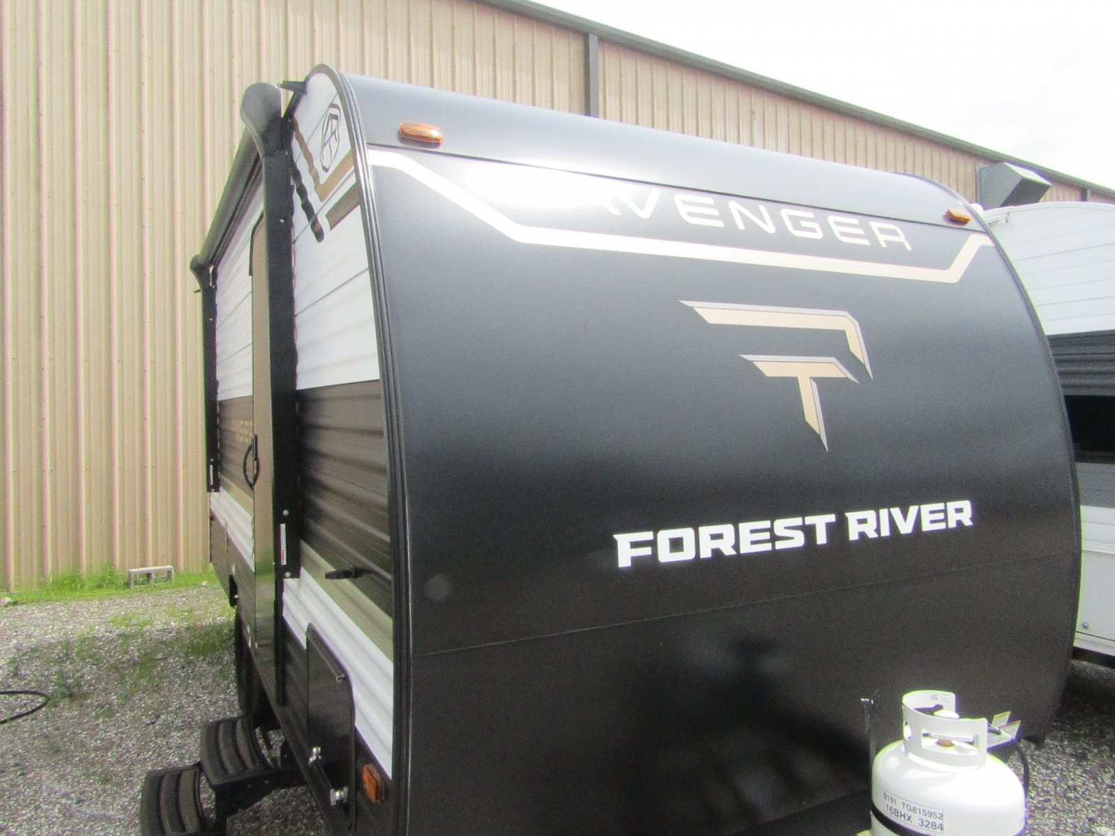 NEW 2026 PRIME TIME AVENGER 16BHX - Bent's RV